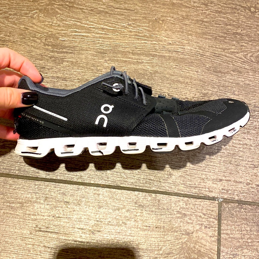 On Cloud Black Lightweight Running Shoe size 7.5